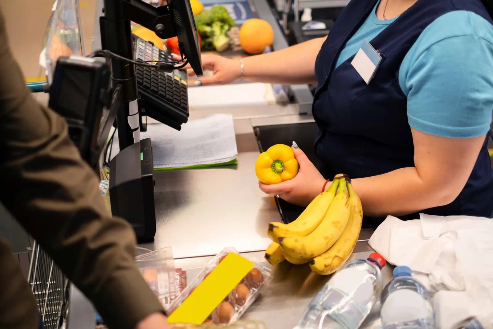 Cada rede fica com cerca de R$ 298 da cesta mensal do consumidor brasileiro