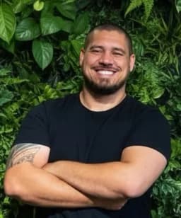 Retrato de Lohan Simões