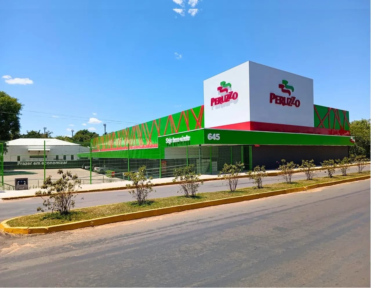 Peruzzo Supermercados sorteia mais de R$ 300 mil em prêmios na campanha de aniversário